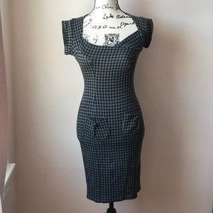 Necessary Objects Size Small Houndstooth Dress